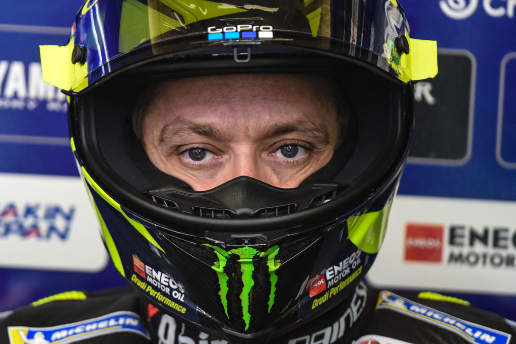 Juara dunia MotoGP tujuh kali Valentino Rossi pada Kamis, 15 Oktober 2020 mengabarkan melalui Instagram bahwa dirinya positif terjangkit covid-19 dan bakal melewatkan balapan di Aragon akhir pekan ini.