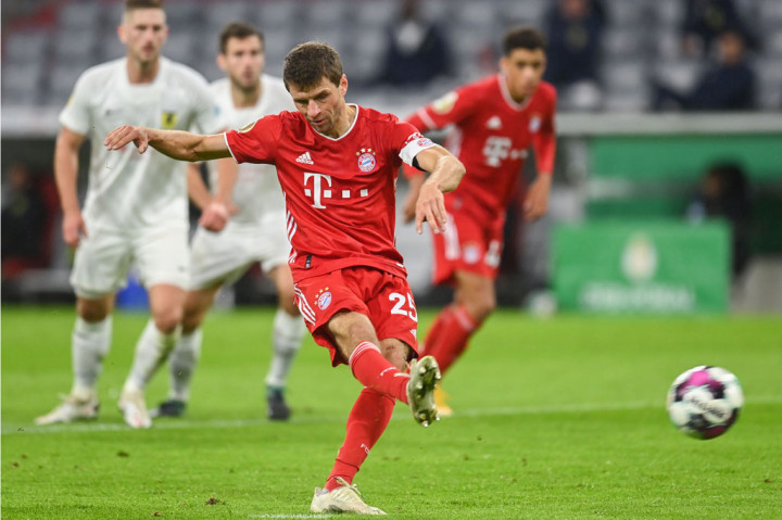Pemain berusia 31 tahun itu juga mengkreasi gol kedua Muenchen setelah dia dilanggar Joran Sobiech di kotak terlarang. Thomas Mueller yang bertugas sebagai algojo sukses mengkonversi gol pada menit ke-36.