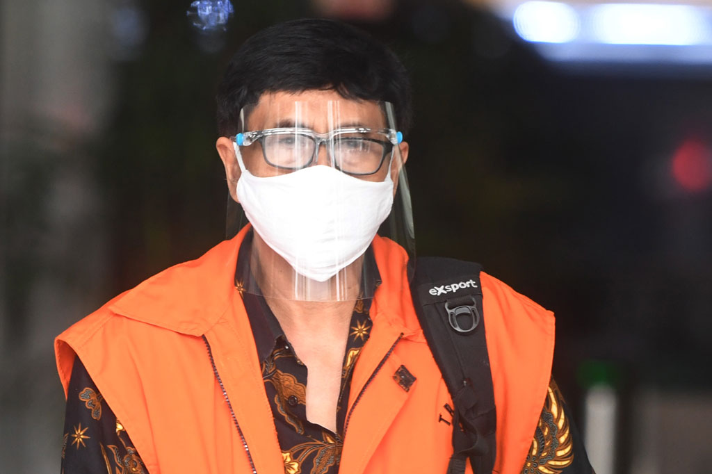 Direktur Utama PT CMI Teknologi Rahardjo Pratjihno berjalan keluar usai menjalani sidang kasus korupsi Bakamla secara virtual dengan agenda pembacaan vonis di gedung KPK, Jakarta, Jumat, 16 Oktober 2020.