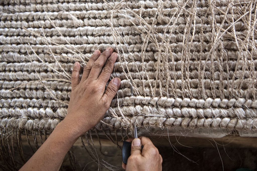 Djunaedi mengatakan, ia bisa mendapatkan omset penjualan sekitar USD60 ribu atau sekitar Rp880 juta per bulan. Nilai omset tersebut didapat dalam kondisi normal. Sekarang permintaan pasar terhadap produknya pun menurun akibat dari pandemi covid-19. Saat ini ia hanya mendapatkan omset penjualan sekitar 40 persen saja atau USD30 ribu - 35 ribu per bulan.