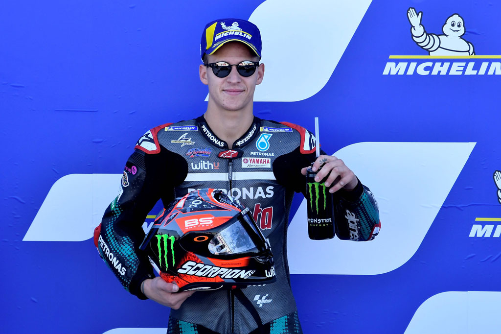 Pembalap tim Petronas Yamaha Fabio Quartararo merebut pole position keempatnya musim ini setelah memuncaki sesi kualifikasi Grand Prix Aragon, Spanyol, Sabtu, 17 Oktober 2020.