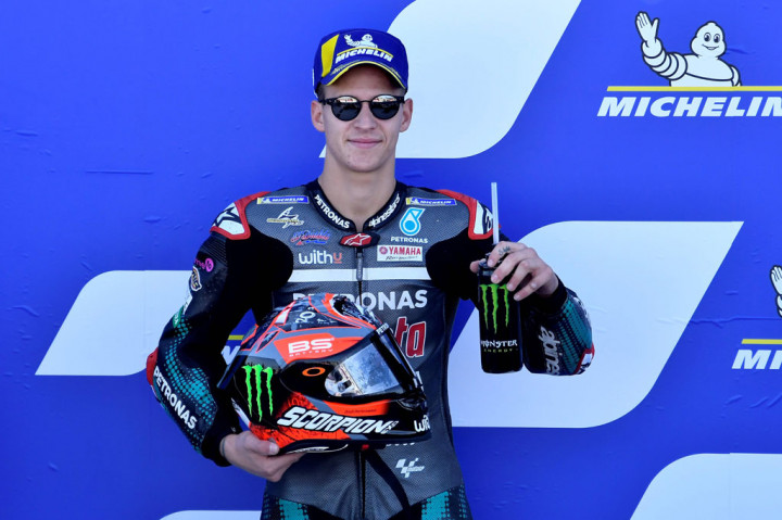 Pembalap tim Petronas Yamaha Fabio Quartararo merebut pole position keempatnya musim ini setelah memuncaki sesi kualifikasi Grand Prix Aragon, Spanyol, Sabtu, 17 Oktober 2020.