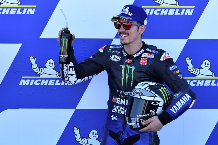 Sementara Maverick Vinales berada di urutan kedua, terpaut 0,046 detik dari sang pemuncak klasemen sementara Quartararo.