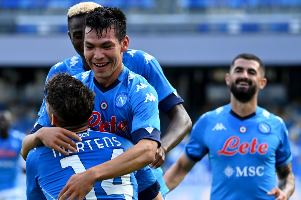 Di babak pertama, Napoli langsung mencetak 4 gol ke gawang Atalanta. 
