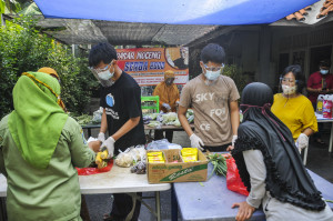 Pasar Murah di Bekasi Jual Kebutuhan Pokok Serba Rp2 000 Pasar Murah di Bekasi Jual Kebutuhan Pokok Serba Rp2 000