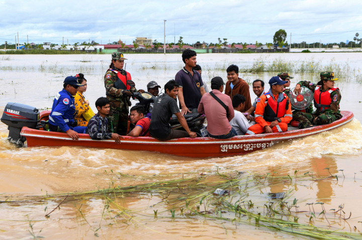 Provinsi-provinsi yang terdampak paling parah adalah Pursat, Battambang, Banteay Meanchey, dan Kandal, serta pemukiman di barat daya di Phnom Penh.