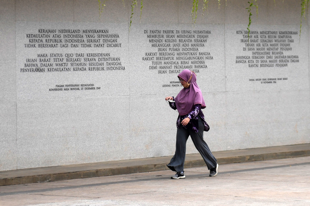 Ke 16 taman kota tersebar di 5 wilayah administrasi DKI Jakarta ini dibuka mulai hari ini, Senin 12 Oktober 2020.