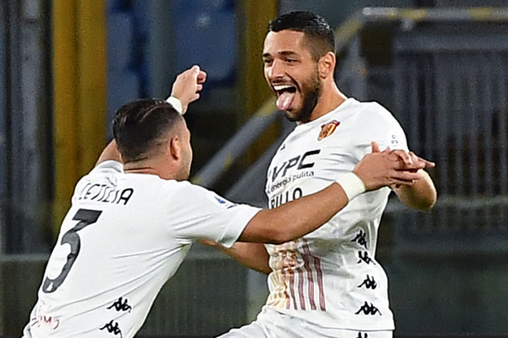 Tim tamu memimpin terlebih dahulu lewat gol Gianluca Caprari pada menit kelima. Caprari bergerak memotong dari sisi kiri dan kemudian melepaskan tembakan yang terdefleksi Roger Ibanez untuk menjebol gawang tuan rumah yang dikawal Antonio Mirante.