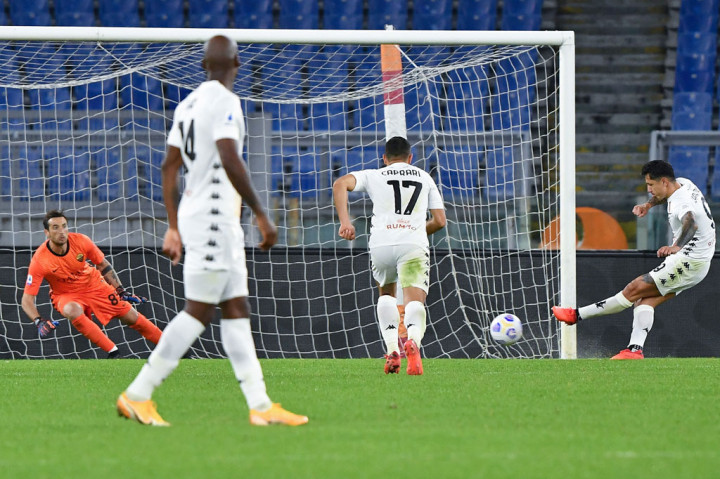 Pada menit ke-55 Benevento mampu menyamakan kedudukan menjadi 2-2 melalui eksekusi penalti Gianluca Lapadula, menyusul pelanggaran Jordan Veretout kepada Artur Ionita.