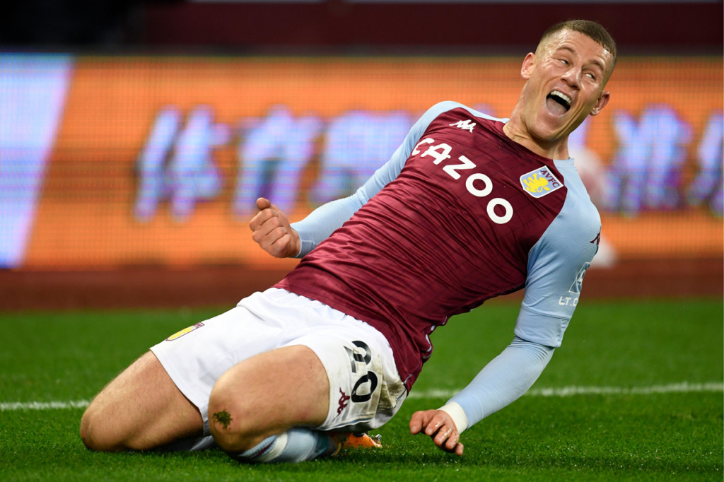 Adalah Ross Barkley yang memastikan tim tamu meraup tiga poin setelah ia menjebol gawang Kasper Schmeichel lewat sepakan kerasnya dari luar kotak penalti. AFP Photo/Peter Powell