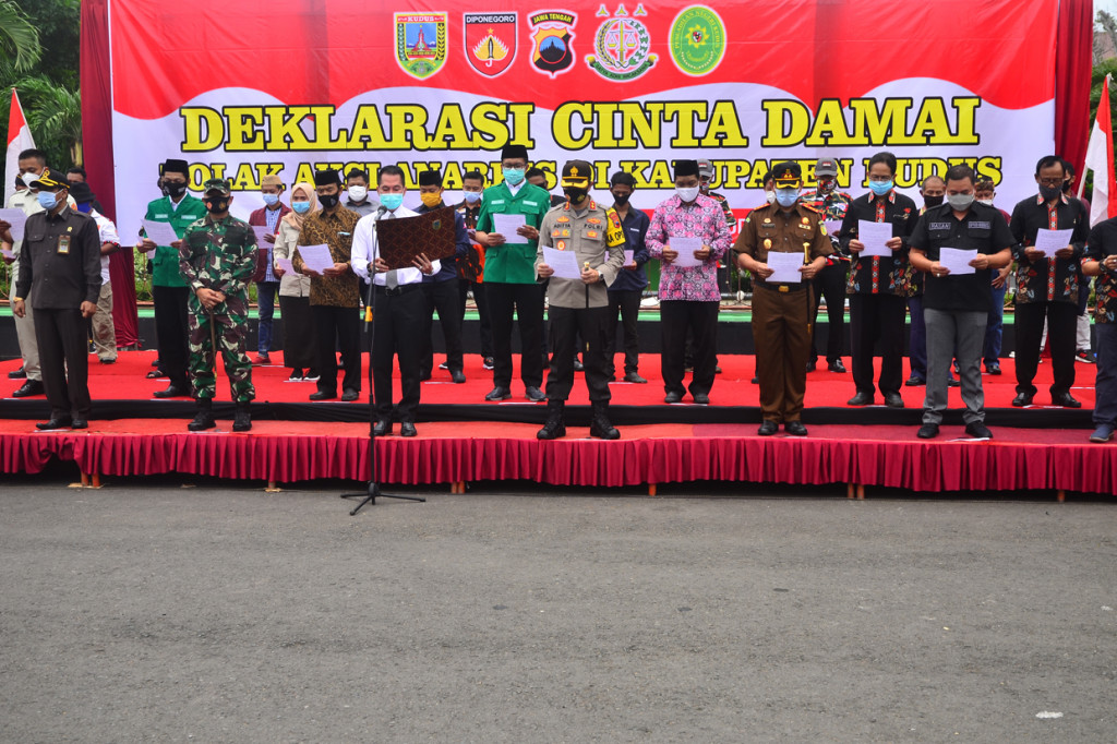 Deklarasi yang diikuti pejabat pimpinan daerah, perwakilan Majelis Ulama Indonesia, Ormas Islam, organisasi kemahasiswaan dan Badan Eksekutif Mahasiswa serta Forum Kerukunan Umat Beragama (FKUB) itu sebagai bentuk ajakan untuk menjaga kondusifitas serta menolak segala bentuk provokasi dan anarkisme.