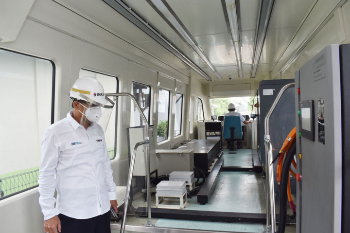 Trem tersebut mampu menempuh jarak 80 km dengan kecepatan maksimum 60 km/jam. Trem adalah kereta dengan dua gerbong yang memiliki rel khusus dalam kota. 