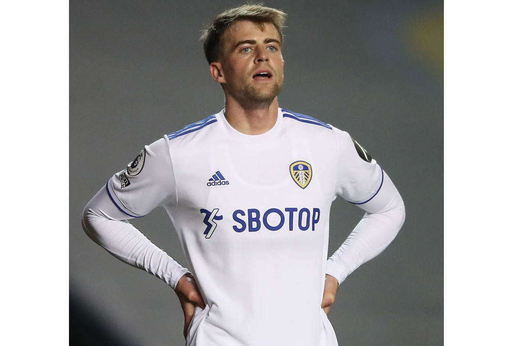 Satu gol Leeds juga dianulir hanya delapan menit setelah pertandingan bergulir lewat Patrick Bamford ketika Wolverhampton sukses menerapkan jebakan offside. Sementara peluang lain dari Bamford pada menit ke-39 masih dapat dihalau oleh kapten Wolverhampton Conor Coady.