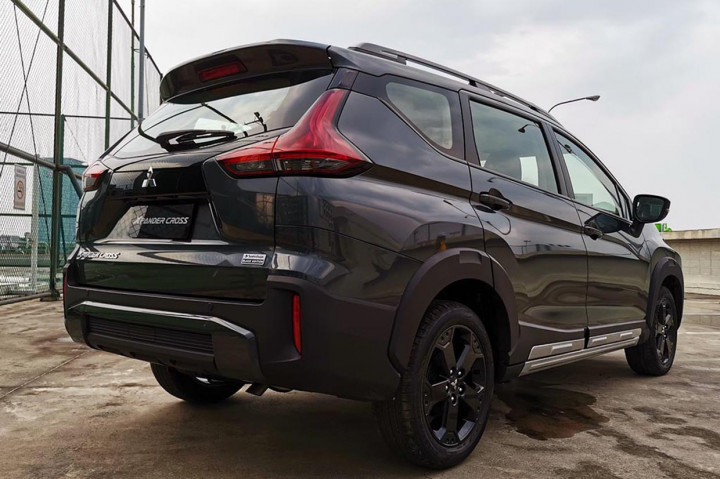 Ubahan ini diakui memberikan kesan lebih sporty dan menegaskan konsep mobil keluarga ini cocok digunakan berpetualang.