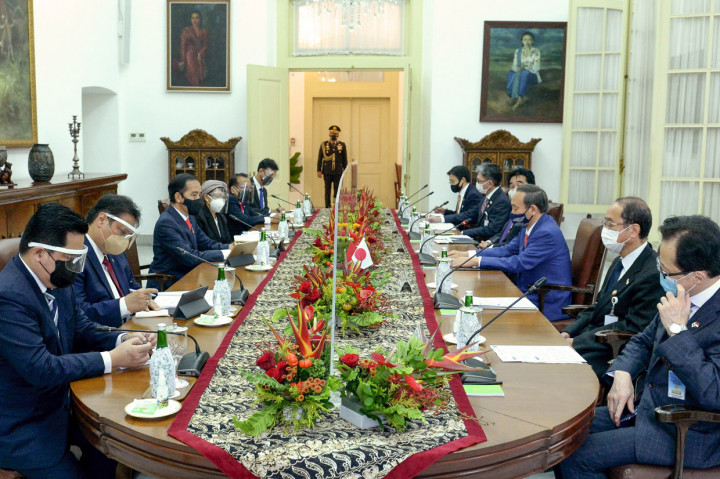 Dalam pertemuan bilateral, kedua pemimpin membahas sejumlah hal, antara lain pertama, kerja sama pengelolaan pandemi. 