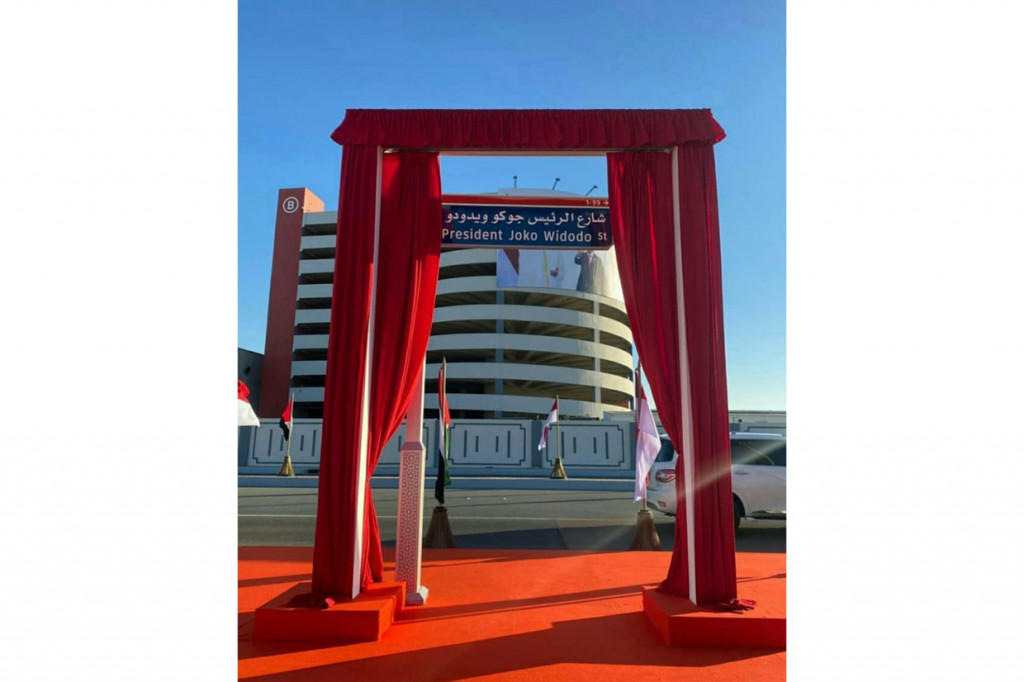 Nama Presiden RI Jokowi diabadikan dalam sebuah nama jalan di Abu Dhabi. Acara peresmian itu dilakukan pada Senin, 19 Oktober 2020, oleh Sheikh Khalid bin Mohammed bin Zayed Al Nahyan, anggota sekaligus Chairman Abu Dhabi Executive Office.