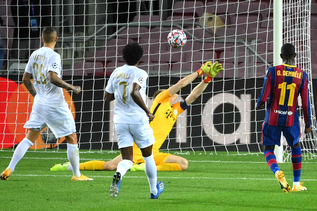 Barcelona melengkapi kemenangan mereka jadi 5-1 lewat Dembele yang melepaskan tembakan sentuhan pertama menyambut umpan matang dari Messi pada menit ke-89.