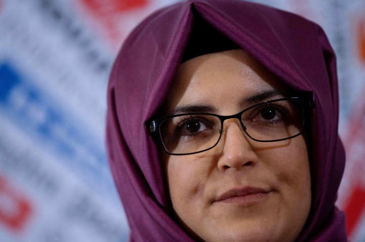 Hatice Cengiz, tunangan kolumnis Washington Post, Jamal Khashoggi, menggugat putra mahkota Arab Saudi dan beberapa pejabat lainnya di pengadilan Amerika Serikat, atas pembunuhan mengerikan terhadap jurnalis tersebut dua tahun lalu.