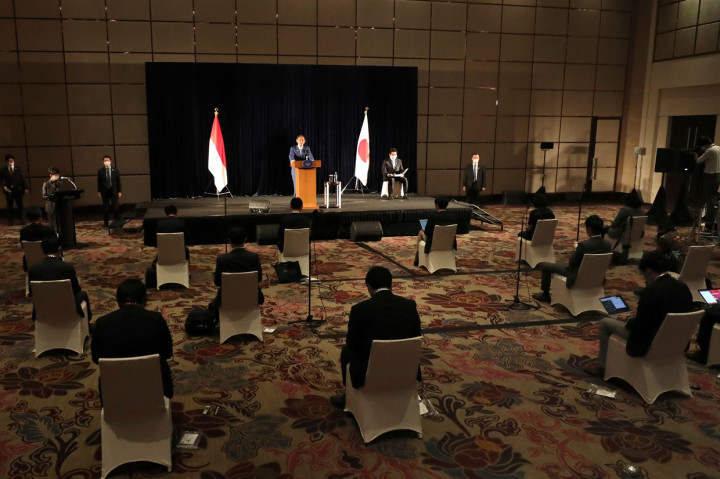 Setelah kunjungan tersebut, PM Suga melakukan acara jumpa pers terbatas, dan kunjungan ke Taman makam Pahlawan Kalibata, sebelum akhirnya kembali ke Tokyo.
