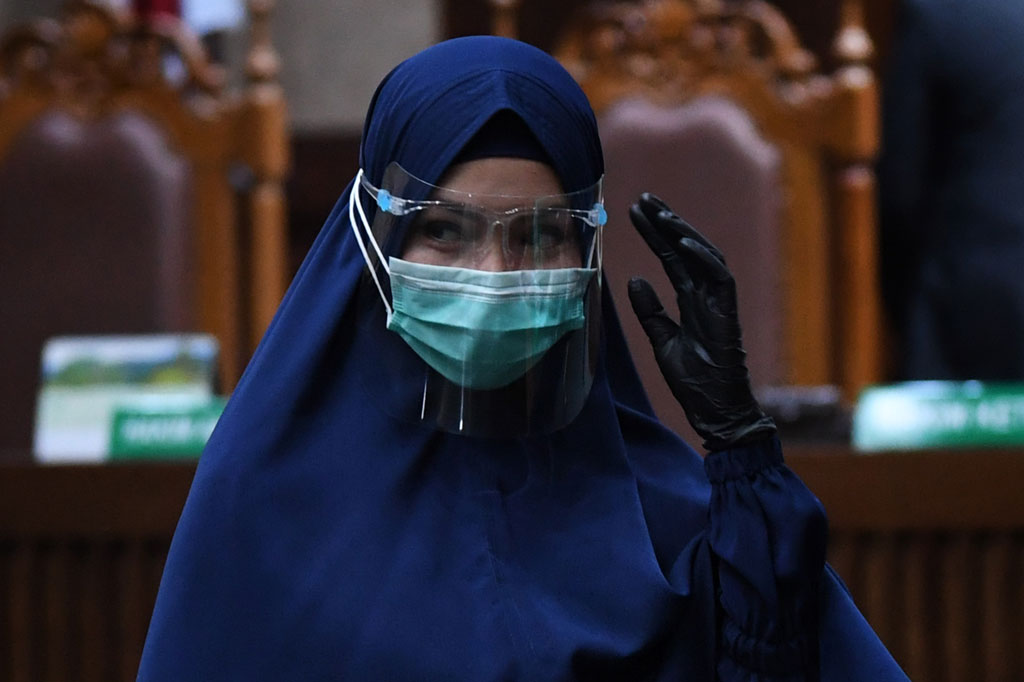 Mantan Kepala Sub Bagian Pemantauan dan Evaluasi II pada Biro Perencanaan Jaksa Agung, Pinangki Sirna Malasari kembali menjalani sidang lanjutan di Pengadilan Tindak Pidana Korupsi (Tipikor) pada Pengadilan Negeri Jakarta Pusat, Rabu, 21 Oktober 2020. Pinangki hadir dengan mengenakan busana muslim syar’i.
