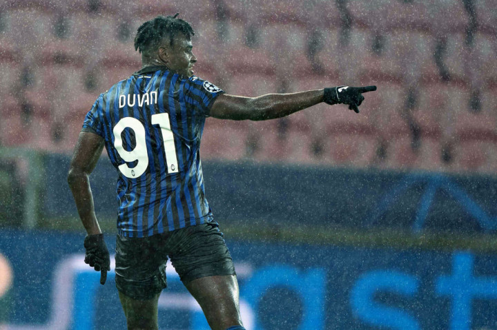 Atalanta mendapat peluang emas melalui Duvan Zapata, namun sepakan keras pemain Kolombia itu masih membentur mistar gawang Midtjylland. Enam menit kemudian tepatnya menit ke-26, Zapata akhirnya bisa merobek jala gawang Jesper Hansen setelah lolos dari offside.