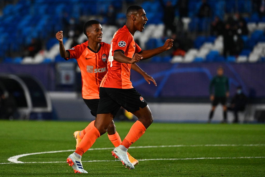 Kebuntuan akhirnya pecah pada menit ke-29. Viktor Korniienko melesak masuk ke kotak penalti Real dan menggulirkan bola yang langsung disambar Tete untuk menjebol gawang tuan rumah.