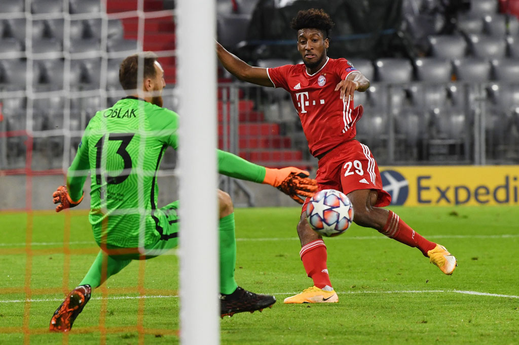 Tidak berselang lama, Coman membukukan gol pamungkas Bayern. Tim Bavaria itu mengeksploitasi celah di antara para pemain lawan. Coman menguasai bola kemudian mengecoh Felipe, sebelum melesakkan bola ke gawang Atletico.