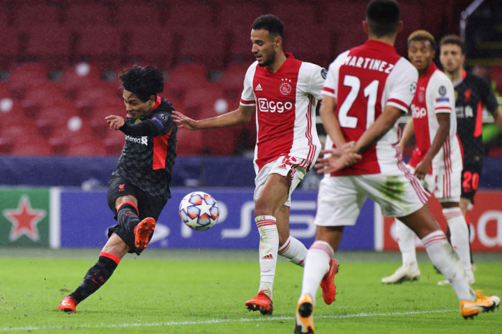 Minamino memiliki peluang pertamanya pada menit ke-69. Namun percobaan tendangannya dari luar kotak penalti bisa dengan mudah ditepis Andre Onana.