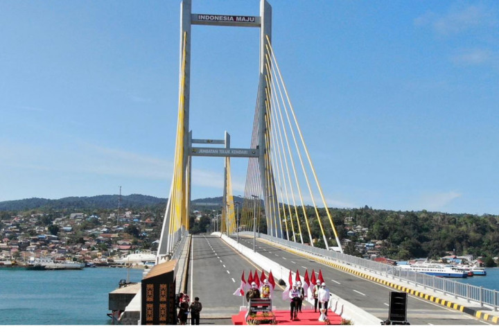 Jokowi mengatakan Kota Kendari akan lebih dikenal karena memiliki sebuah 'landmark' baru. Disamping itu, dia menyampaikan bahwa di sekitar jembatan juga akan ditata, dilengkapi dengan ruang terbuka publik, area olahraga, area parkir, dan 'street cinema' sebagai bagian pengembangan kawasan kota lama. 