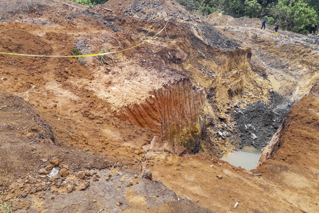 Longsor Tambang Batu Bara di Muara Enim, 11 Orang Tewas  Medcom.id