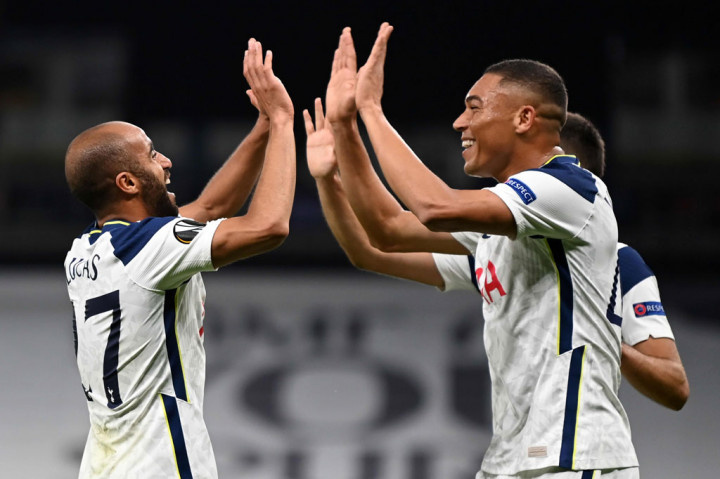 Lucas Moura melakukan selebrasi usai menjebol gawang LASK.