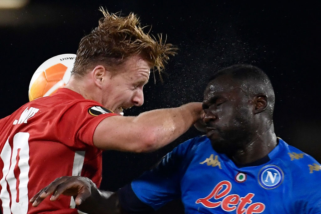 Pada babak kedua Kalidou Koulibaly hampir bisa menggetarkan gawang AZ. Sayang sundulannya meneruskan umpan tendangan sudut masih menyamping tipis di kanan gawang Bizot.