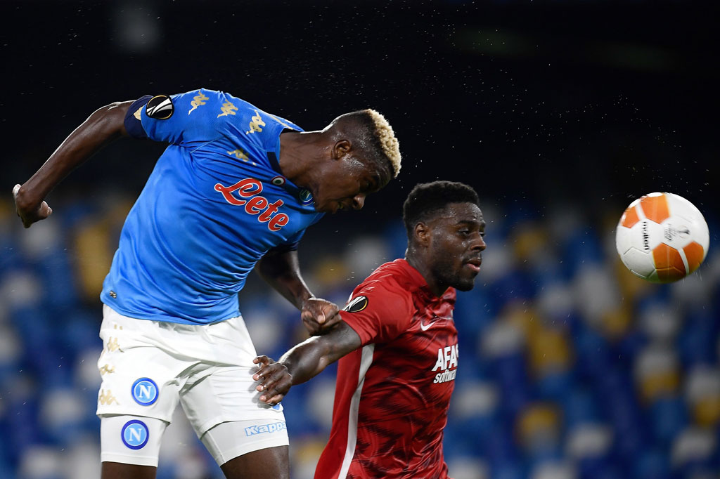 Setelah gol tersebut Napoli tak memberikan kesempatan bagi AZ untuk mengembangkan permainan dan memaksa untuk bertahan total. Serangan demi serangan terus dilancarkan, namun Napoli tak mampu menyamakan kedudukan hingga laga usai.