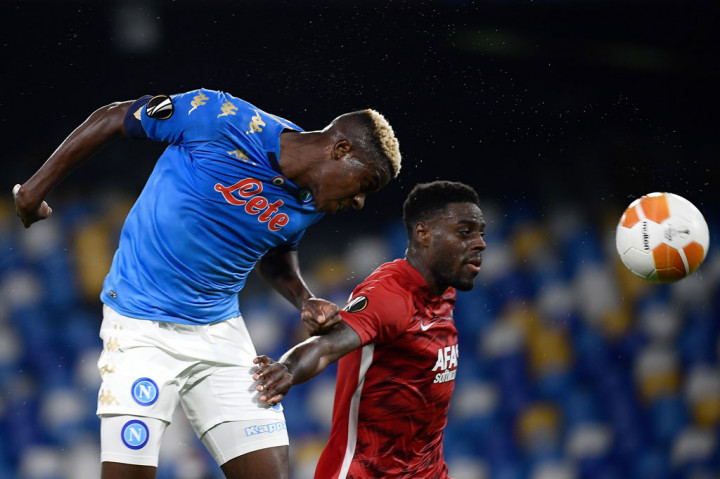 Setelah gol tersebut Napoli tak memberikan kesempatan bagi AZ untuk mengembangkan permainan dan memaksa untuk bertahan total. Serangan demi serangan terus dilancarkan, namun Napoli tak mampu menyamakan kedudukan hingga laga usai.