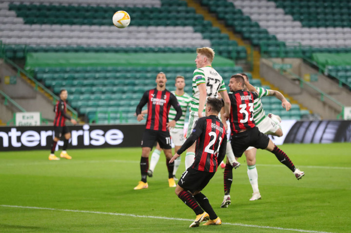 Celtic berusaha menggebrak pada fase awal laga, namun gawang mereka justru kemasukan pada menit ke-14. Umpan silang Samuel Castillejo disambut tandukan Rade Krunic untuk menjebol gawang tuan rumah.