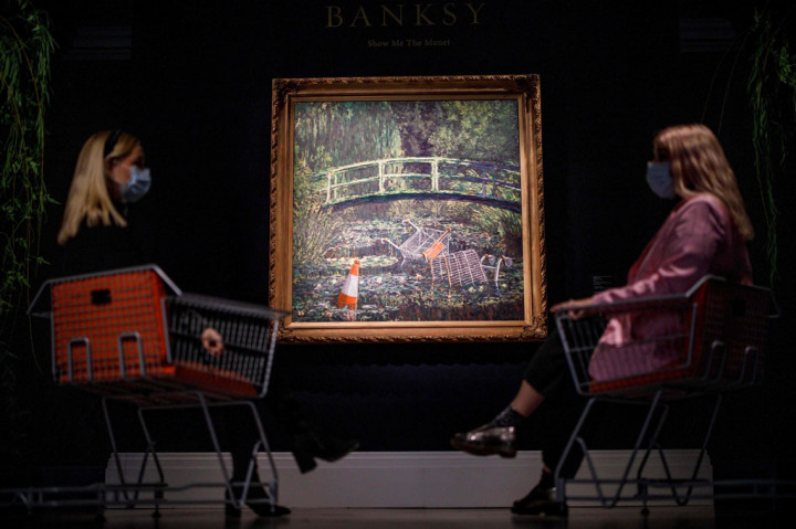 Lukisan cat minyak karya seniman jalanan Inggris Banksy yang memparodikan mahakarya Claude Monet dijual seharga 7,5 juta pound (Rp144 miliar di balai lelang Sotheby's, London, Rabu, 22 Oktober 2020 waktu setempat. Harga tersebut merupakan yang tertinggi kedua di lelang untuk seniman misterius itu.