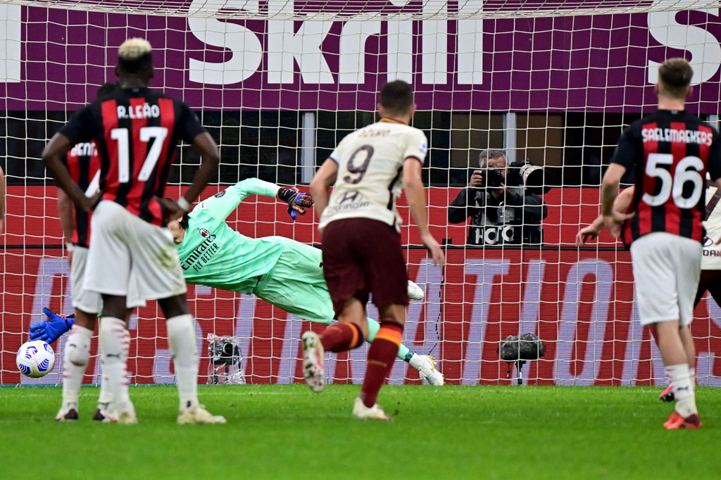 Roma menyamakan kedudukan pada menit ke-71. Diawali upaya Tatarusanu menepis bola, kemudian Ismael Bennacer dan Pedro Rodriguez bertubrukan saat berusaha menguasai bola, namun wasit justru menunjuk titik putih. Veretout yang menjadi algojo dengan mudah mengecoh Tatarusanu.