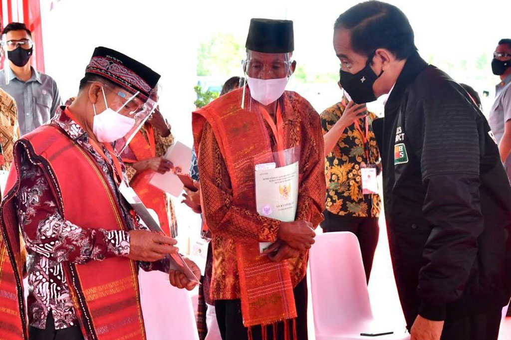 Namun, Kepala Negara juga mengingatkan agar dana yang diperoleh dari pinjaman tersebut hanya diperuntukkan untuk hal-hal produktif.