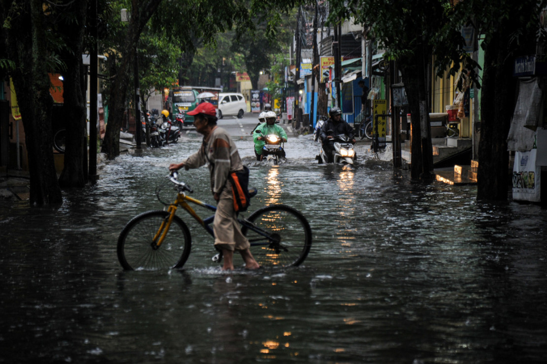 Sejumlah Ruas Jalan di Bandung Terendam Banjir - Medcom.id