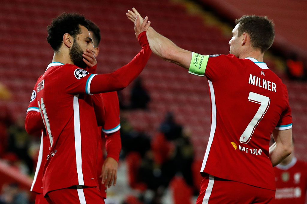 Tambahan tiga poin membuat Liverpool mengambil alih posisi puncak klasemen Grup D memanfaatkan hasil imbang antara Atalanta kontra Ajax di pertandingan lain.