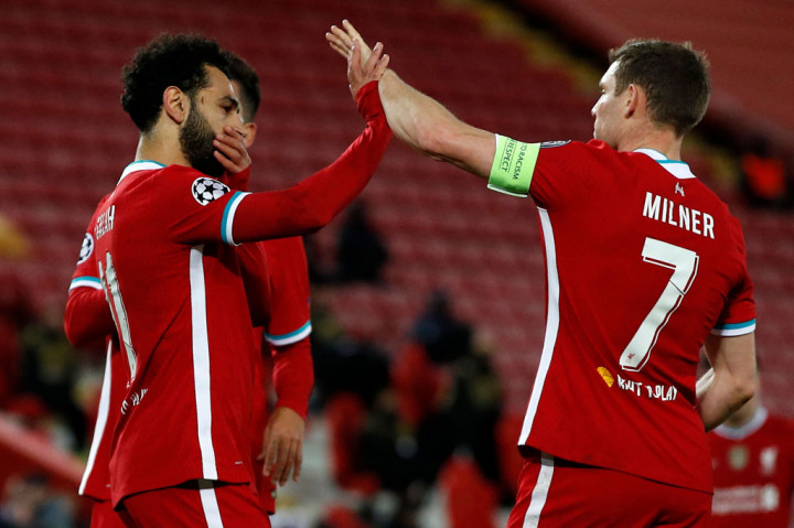 Tambahan tiga poin membuat Liverpool mengambil alih posisi puncak klasemen Grup D memanfaatkan hasil imbang antara Atalanta kontra Ajax di pertandingan lain.