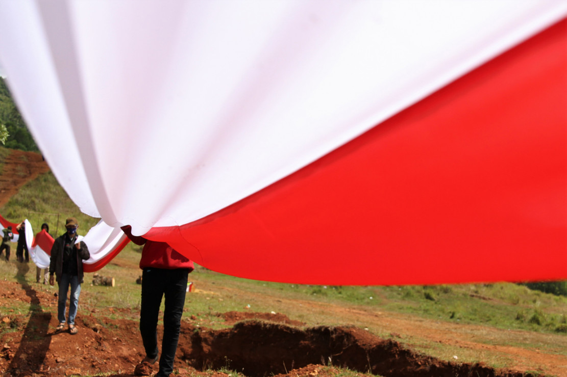 Pembentangan Kain Merah  Putih Sepanjang 200 M di Konawe 