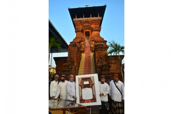 Menulis mushaf Al-Quran ini yang dilakukan dalam waktu lima bulan ke depan tersebut sebagai bentuk melestarikan karya ulama sekaligus memelihara peninggalan sejarah. 