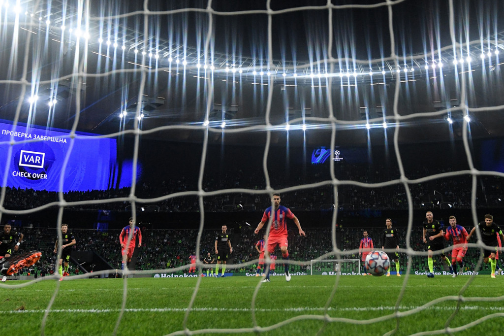 Chelsea gagal unggul di menit ke-13 setelah eksekusi penalti Jorginho membentur tiang.
