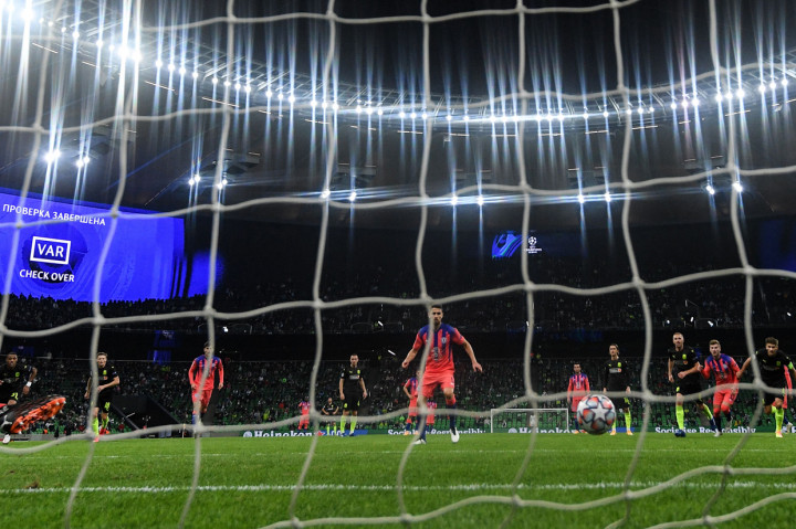 Chelsea gagal unggul di menit ke-13 setelah eksekusi penalti Jorginho membentur tiang.
