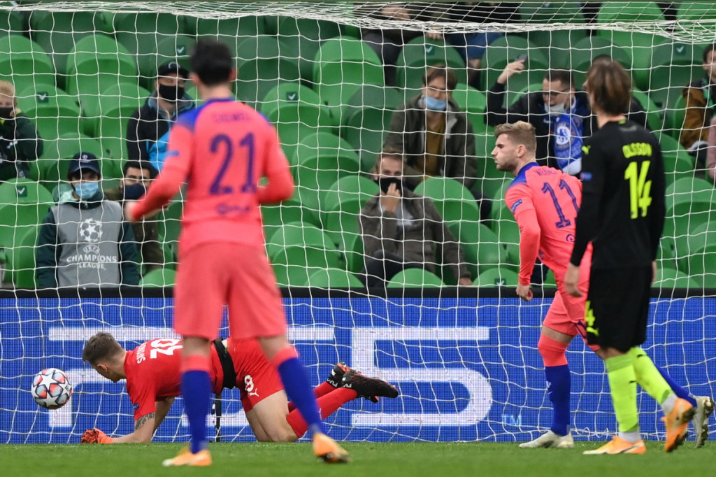 Tiga gol Chelsea lainnya tercipta di paruh kedua, yang masing-masing lewat eksekusi penalti Timo Werner, tembakan Hakim Ziyech dari jarak dekat, dan Christian Pulisic.