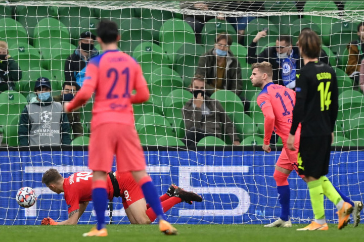 Tiga gol Chelsea lainnya tercipta di paruh kedua, yang masing-masing lewat eksekusi penalti Timo Werner, tembakan Hakim Ziyech dari jarak dekat, dan Christian Pulisic.