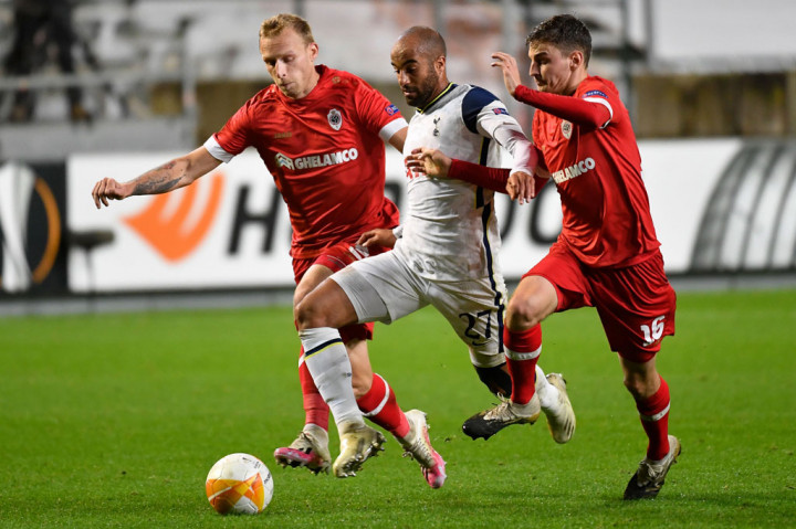 Selepas gol tersebut Antwerp menerapkan pertahanan yang disiplin untuk meredam gempuran Tottenham sembari mencari celah melancarkan serangan balik.