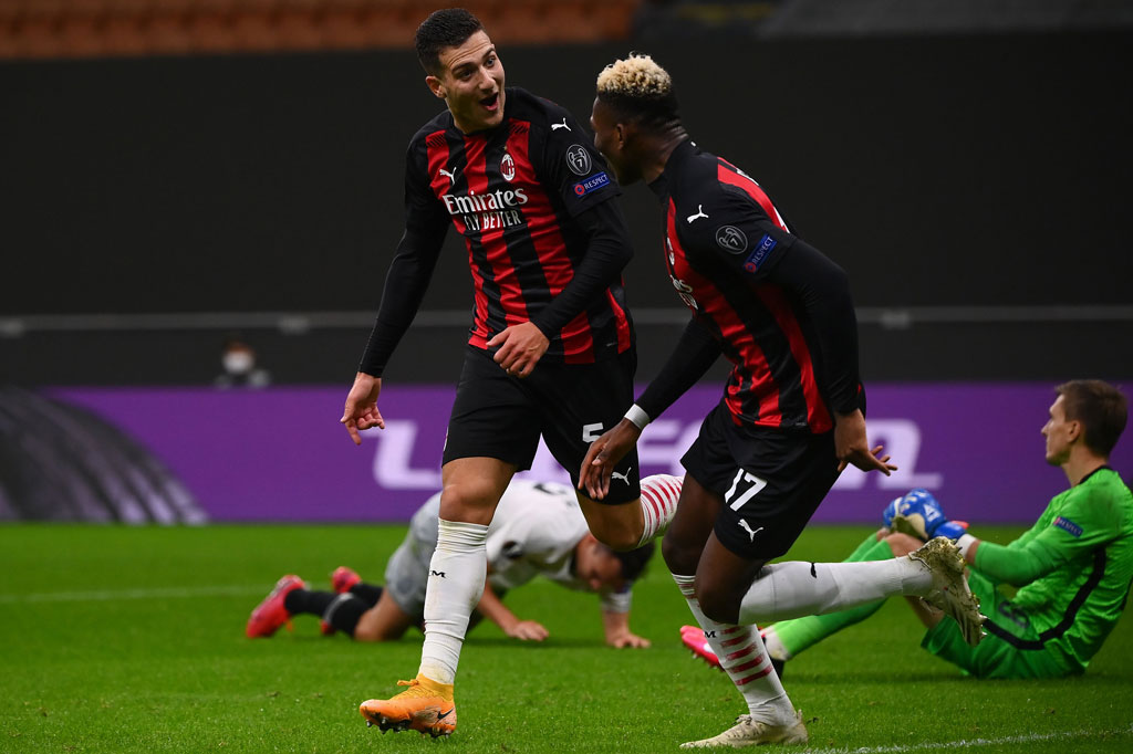 Dalot meluapkan kegembiraannya usai mencetak gol ke gawang Sparta.