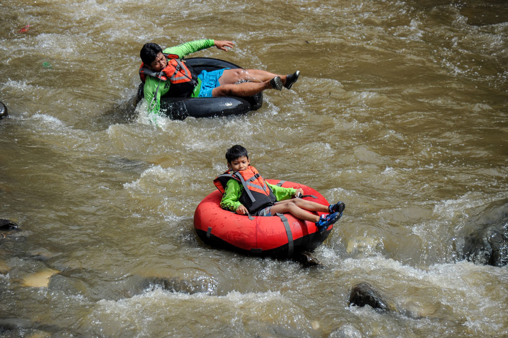 Kegiatan tersebut juga untuk mengajak masyarakat peduli terhadap kebersihan lingkungan.